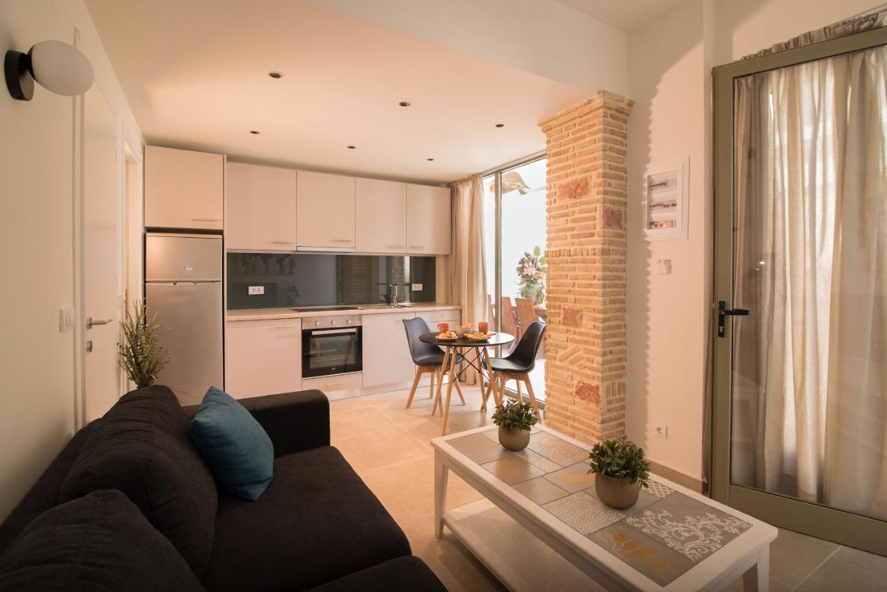Lodge Modern Apartments, In Kalamaki Centre ภายนอก รูปภาพ