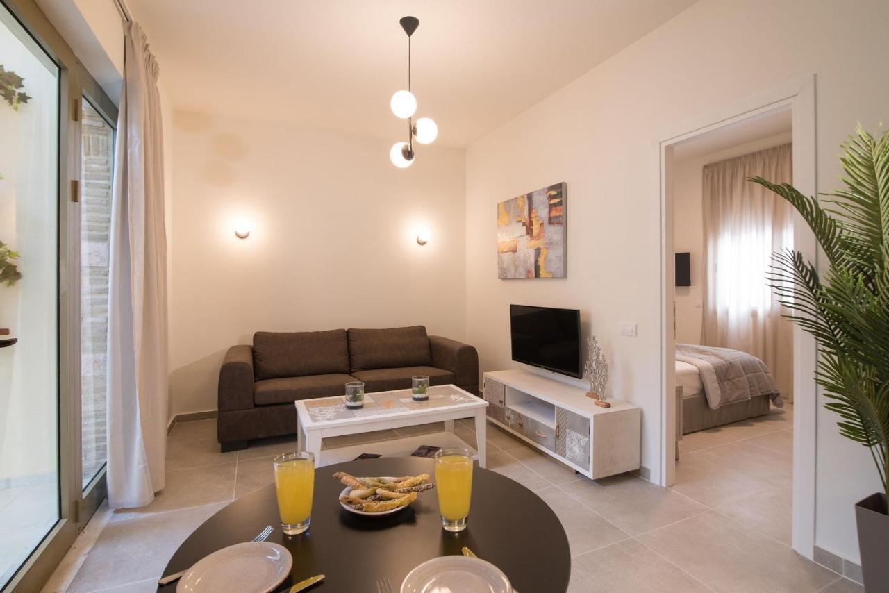 Lodge Modern Apartments, In Kalamaki Centre ภายนอก รูปภาพ