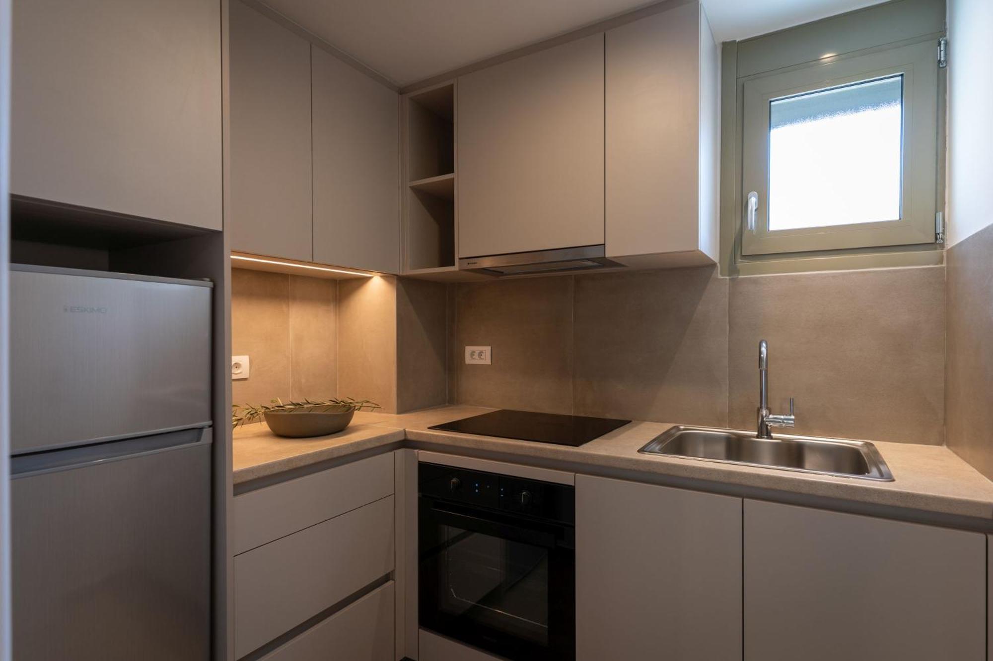 Lodge Modern Apartments, In Kalamaki Centre ภายนอก รูปภาพ