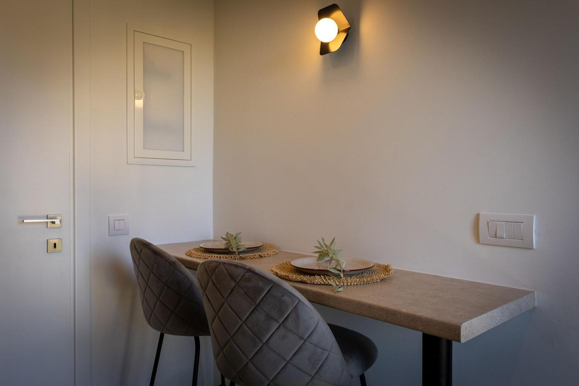 Lodge Modern Apartments, In Kalamaki Centre ภายนอก รูปภาพ